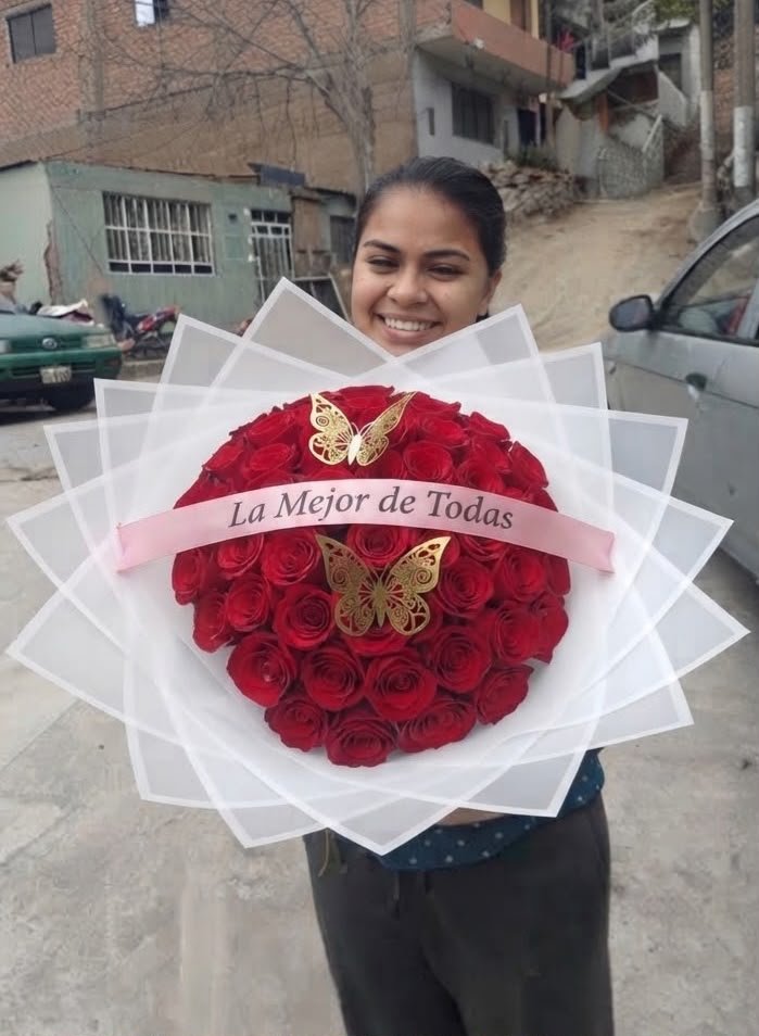 Ramo de 50 rosas rojas para cumpleaños