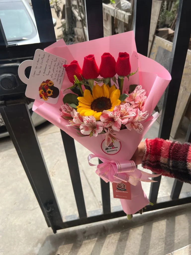 ramo de rosas con girasol